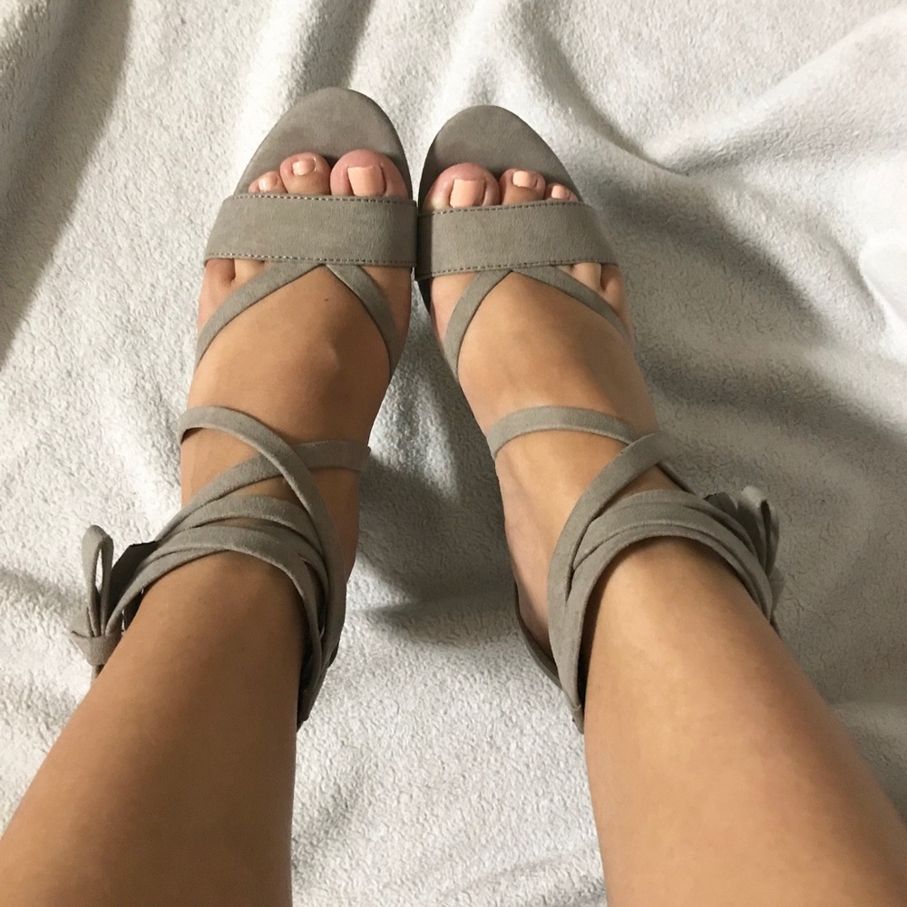 Shoes - Picture 5 of 6